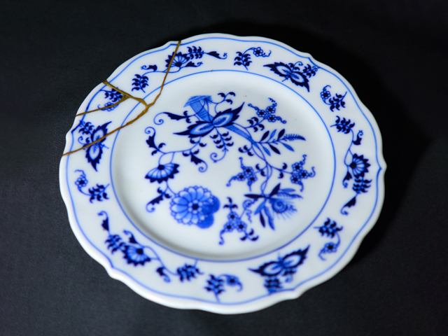 金継ぎ 堺市 修復 皿 割れ 修理 真鍮粉